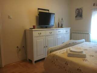 Гостевой дом Kairos Rooms Тиват Номер с кроватью размера «king-size»-3
